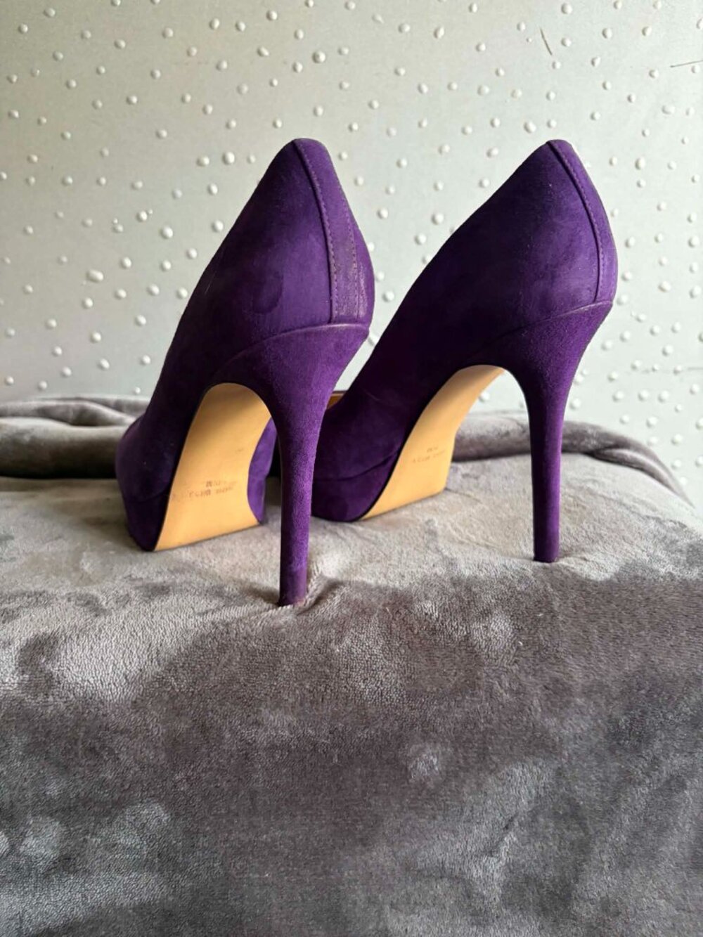 Shoes - Picture 2 of 4